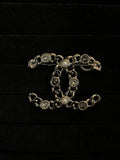 Broche à strass & perles Chanel CC
