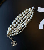 Manchette perles Chanel