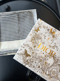 Foulard C.Dior beige et noir pied de poule