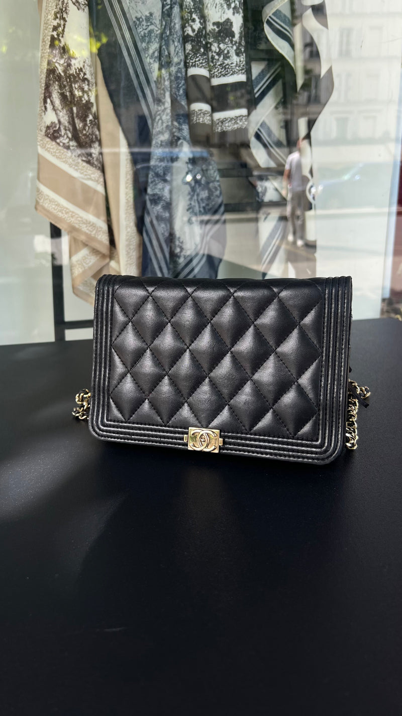 WOC Chanel noir "Boy"