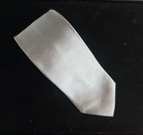 Cravate Hugo Boss gris satin