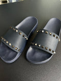 Claquettes Valentino marine
avec housse
