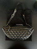 Banane Chanel noire et dorée