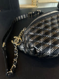 Banane Chanel noire et dorée