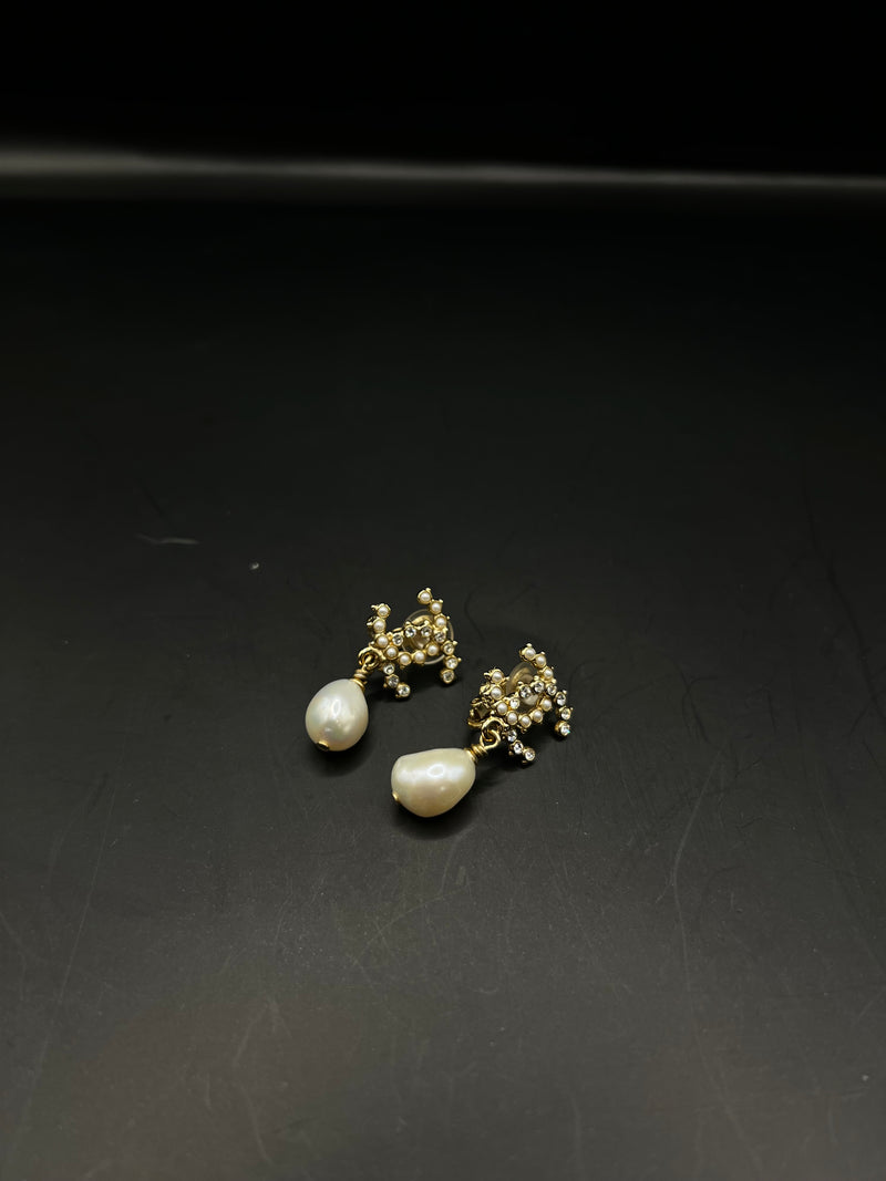 Boucle d’oreille Chanel pendantes