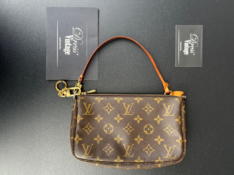 Sac pochette Louis Vuitton
monogramme