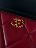 Pochette Chanel « 19 » rouge