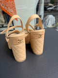 Sandales compensées Chanel beige