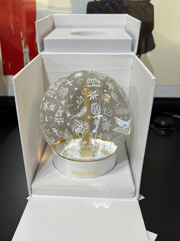Globe Chanel doré Place Vendôme