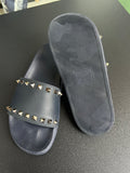 Claquettes Valentino marine
avec housse