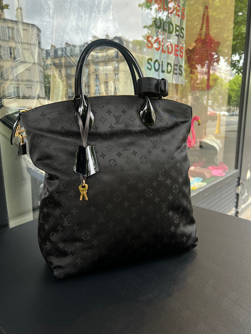 Sac LV en cuir et toile noir
