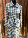 Tailleur Jupe Chanel gris et écru