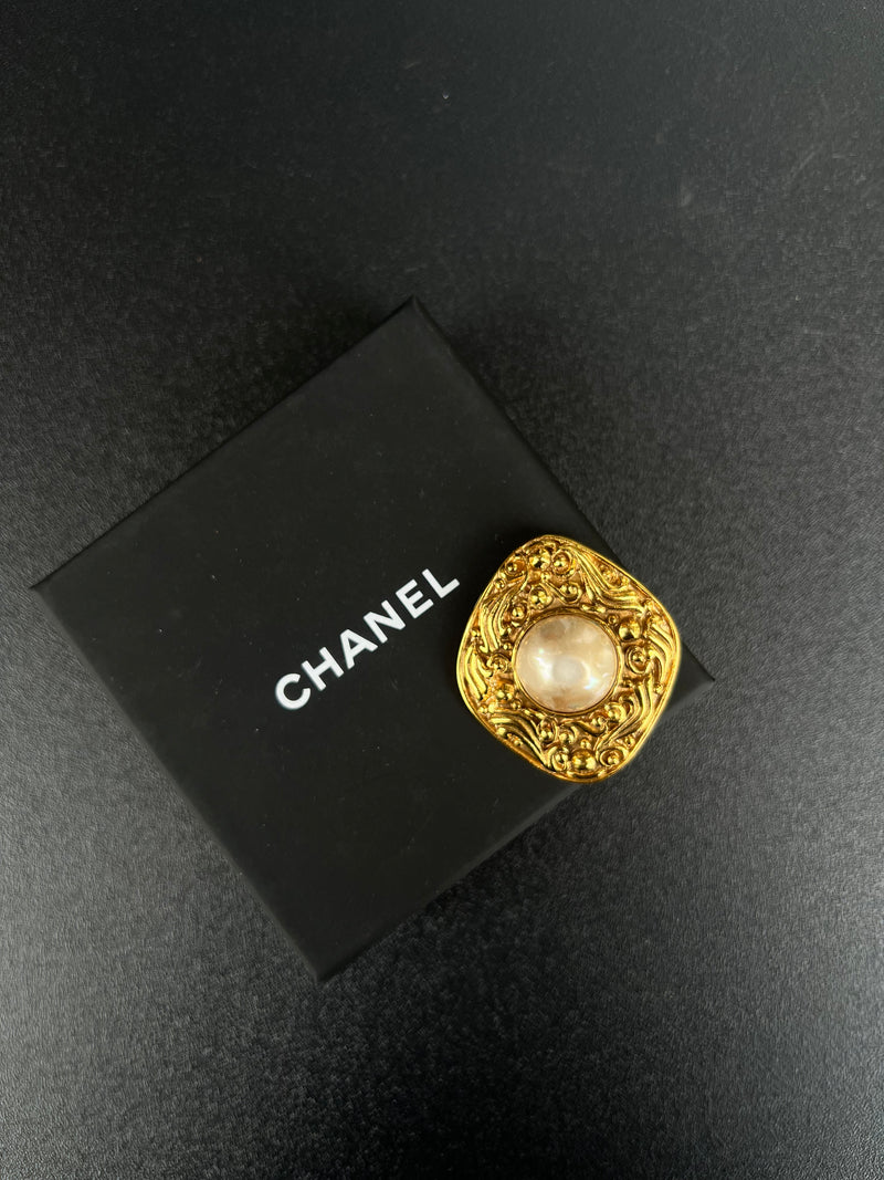 Broche Chanel vintage