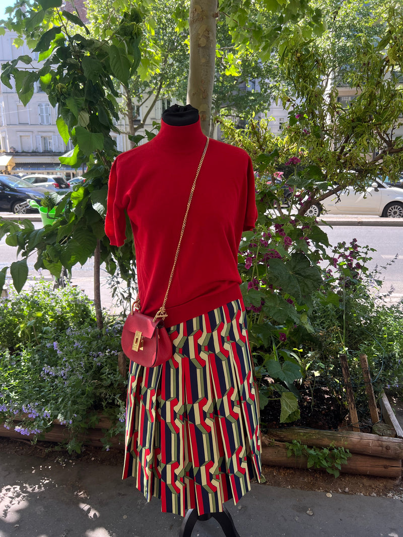 Pull Chanel col montant rouge
MC