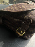 Sac Louis Vuitton besace "Saumur" marron toile
