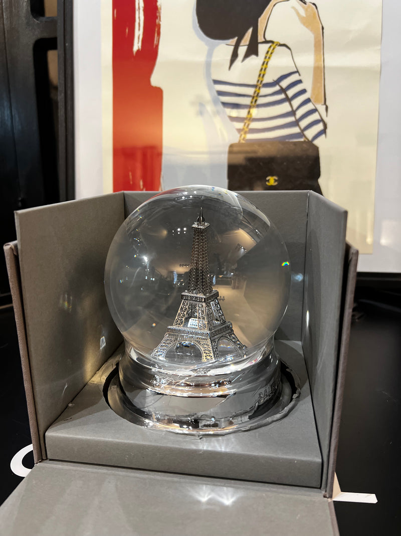 Globe Balenciaga Tour Eiffel