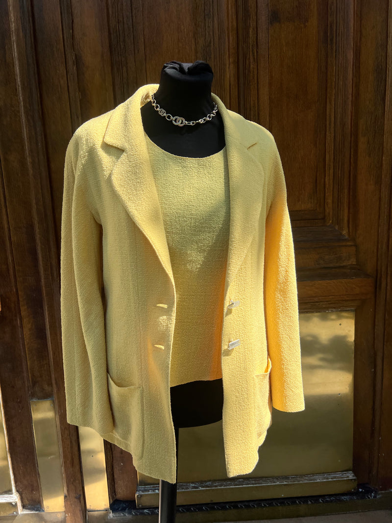 Veste et top Chanel jaune