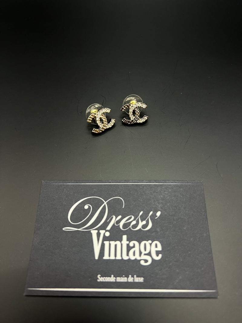 Boucles d’oreilles Chanel matelassés