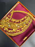 Foulard "les cavaliers d'or" bordeaux/doré