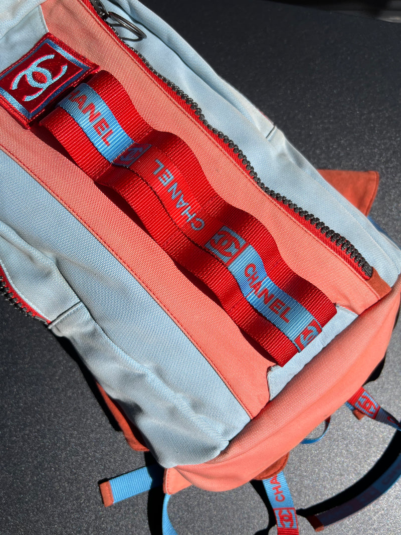 Sac à dos Chanel bleu orange
Vintage