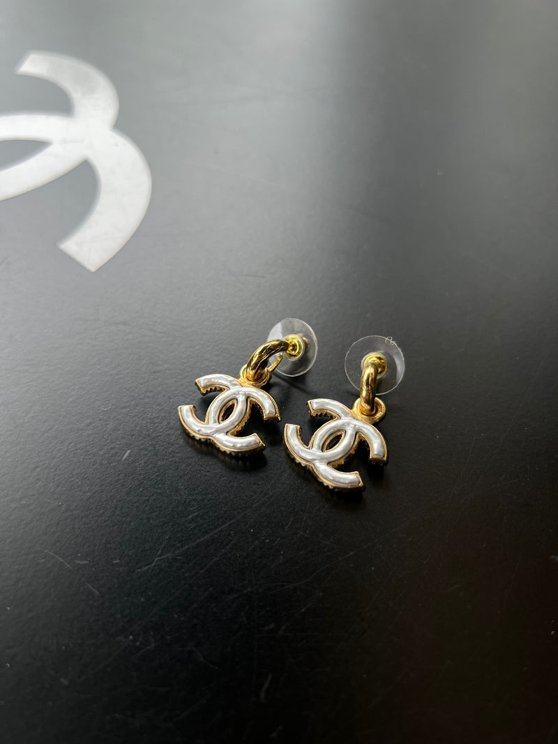 Boucles d'oreilles pendantes CC Chanel