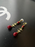 Boucles d'oreilles pendantes perles Chanel