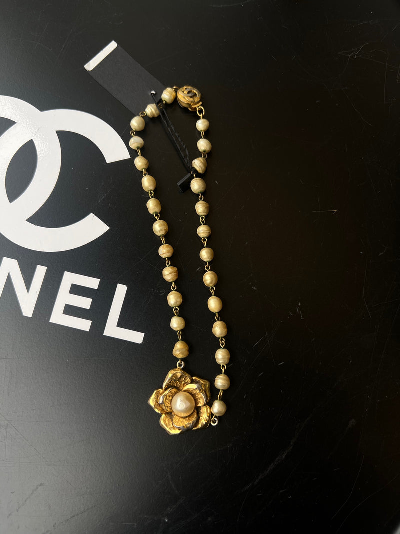 Collier Camélia Chanel Vintage
