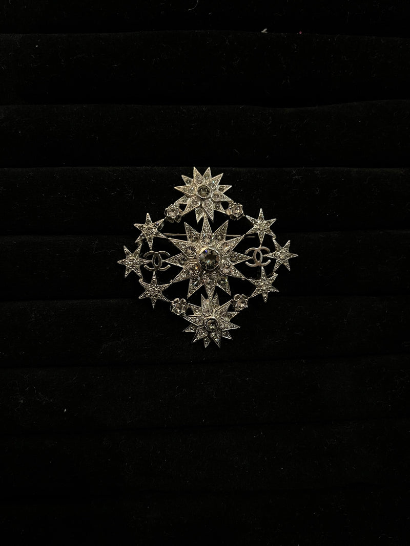 Broche Chanel Argentée Strass