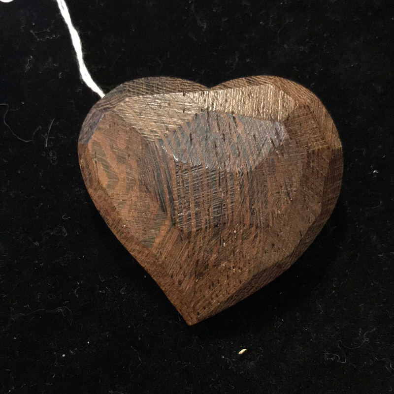 Broche en bois Yves Saint Laurent